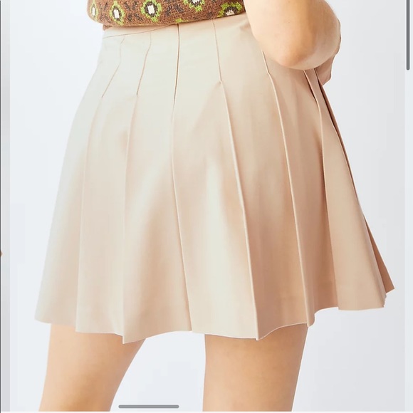 Aritiza mini skirt (brand new) - Picture 2 of 5